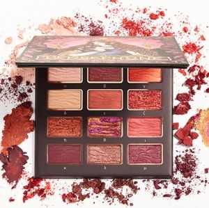 12-Color Eyeshadow Palette